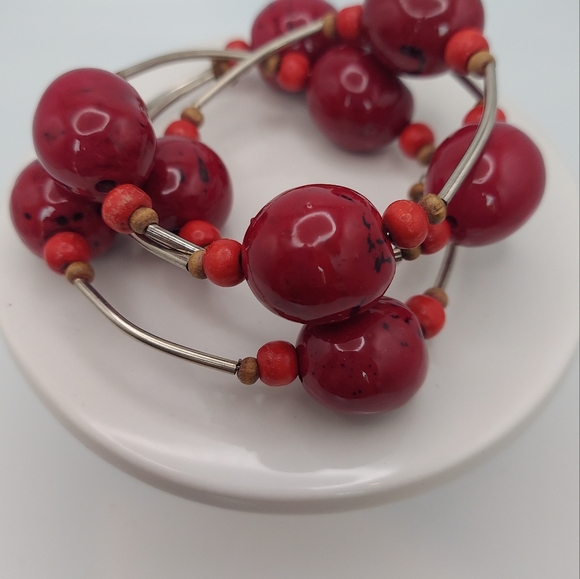 Vintage Large Cherry Beads Wired Bracelet. Stylish & Chic, a wonderful addition! - Picture 5 of 6